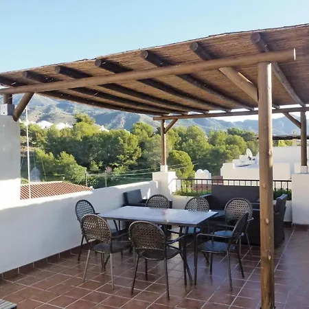 3 Bedroom Awesome In بيت للعطل